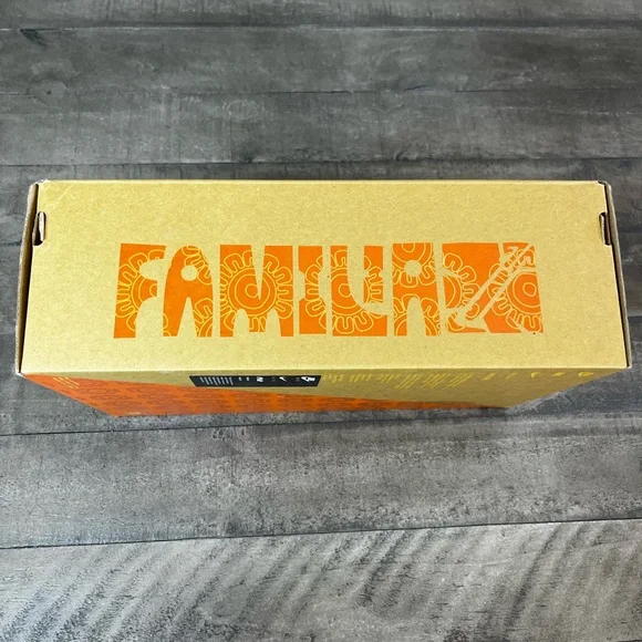 Nike Air Force 1 Low '07 LX
Somos Familia Men's Size 8 - Picture 7 of 7